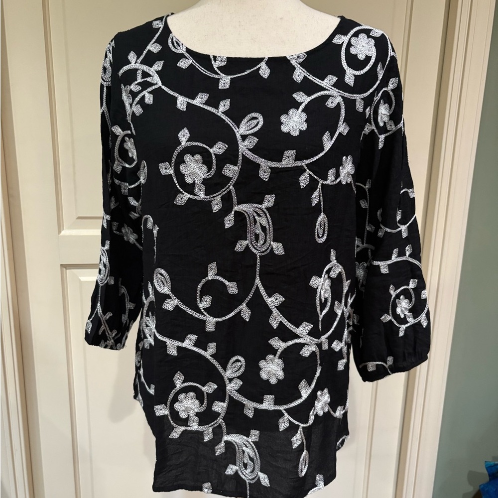 Elegant Black and White Women's Tunic by Kindred